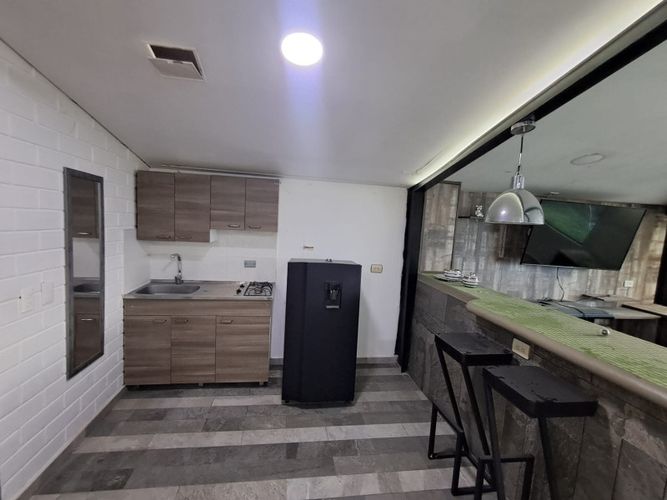 Oficina en arriendo en El Poblado, Medellín, 45 m² · foto 2 de 10