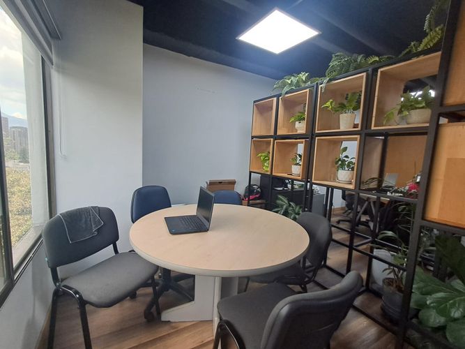 Oficina en arriendo en Villa Carlota, Medellín, 45 m² · foto 5 de 6