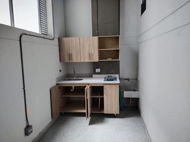 Bodega en arriendo en San Bernardo, Medellín, 180 m² · foto 6 de 10