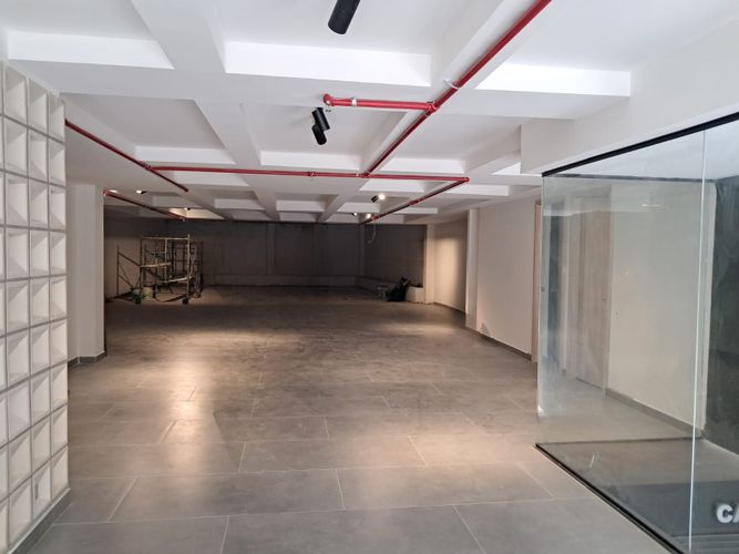 Local en arriendo en El Nogal- Los Almendros, Medellín, 206 m² · foto 2 de 6