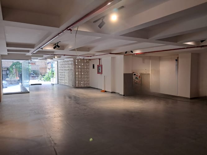 Local en arriendo en El Nogal- Los Almendros, Medellín, 206 m² · foto 3 de 6