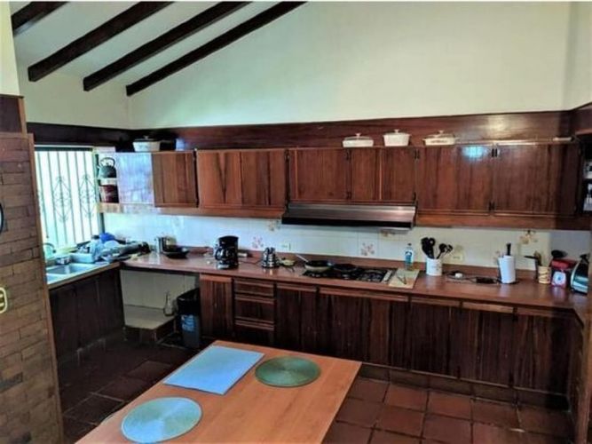 Casa de 5 alcobas en venta en Ciudad Jardin, Cali, 670 m² · foto 5 de 11