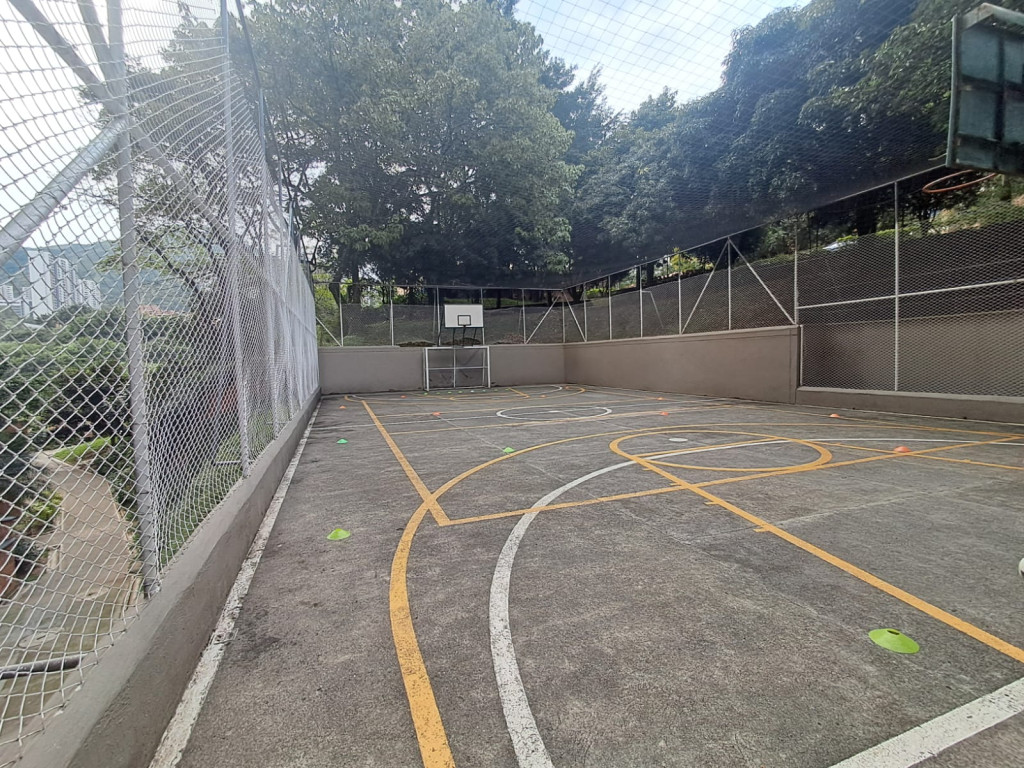 Apartamento en venta en Loma De Los Bernal, Medellín · foto 8 de 24