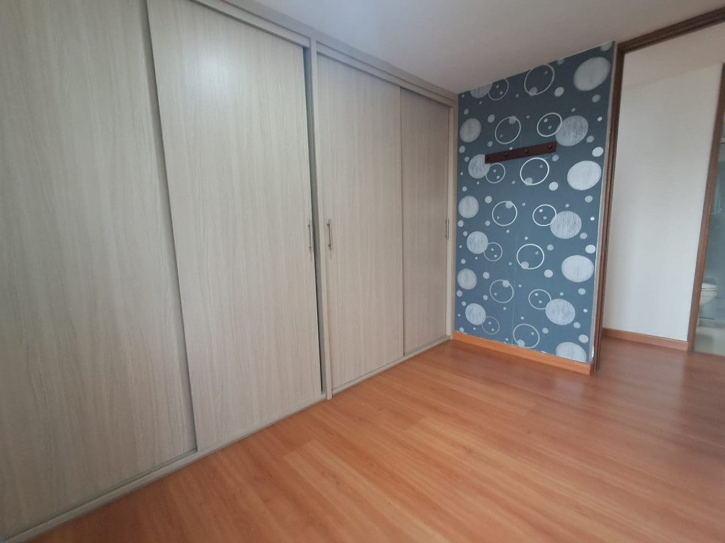 Apartamento en venta en Loma De Los Bernal, Medellín · foto 18 de 24