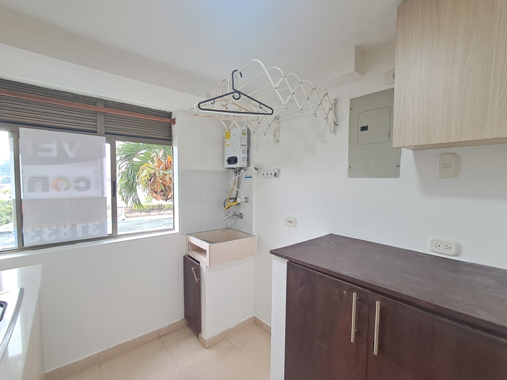 Apartamento en venta en Loma De Los Bernal, Medellín · foto 24 de 24