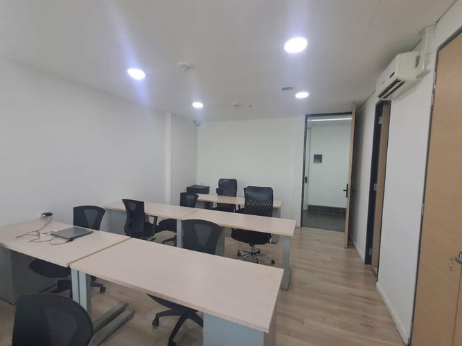 Oficina en arriendo en Manila, Medellín, 48 m² · foto 3 de 18