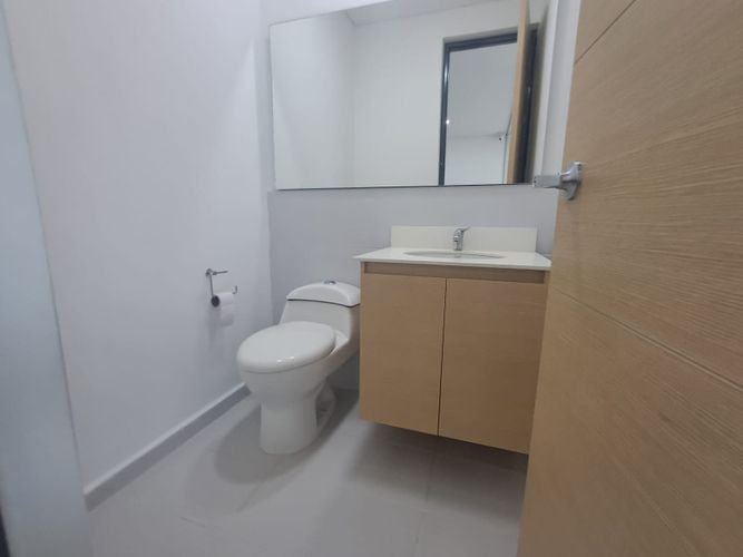 Oficina en arriendo en Manila, Medellín, 48 m² · foto 11 de 18