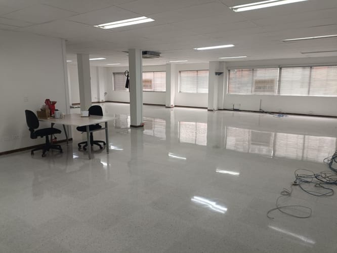 Oficina en arriendo en La Aguacatala, Medellín, 625 m² · foto 4 de 11