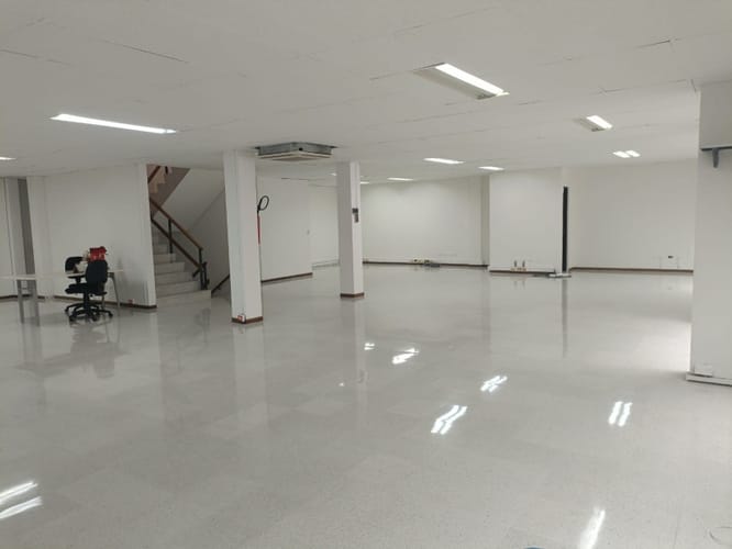 Oficina en arriendo en La Aguacatala, Medellín, 625 m² · foto 7 de 11