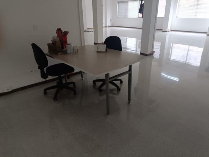 Oficina en arriendo en La Aguacatala, Medellín, 625 m² · foto 9 de 11
