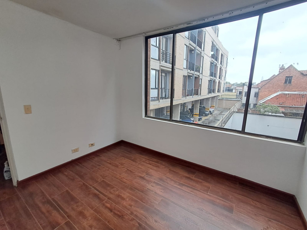 Apartamento en arriendo en Santa Teresita, Bogotá · foto 2 de 13