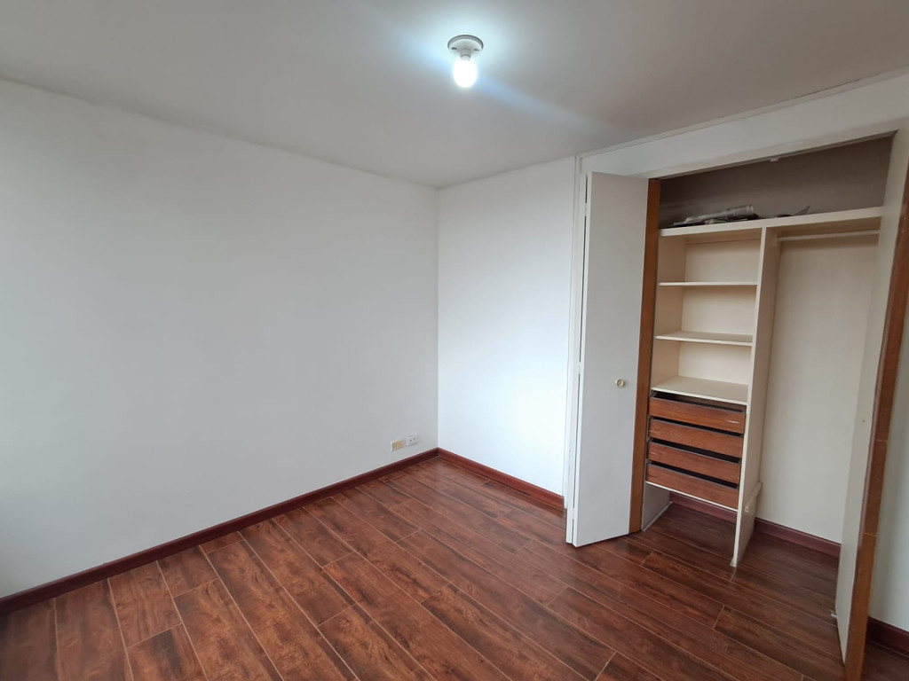 Apartamento en arriendo en Santa Teresita, Bogotá · foto 4 de 13