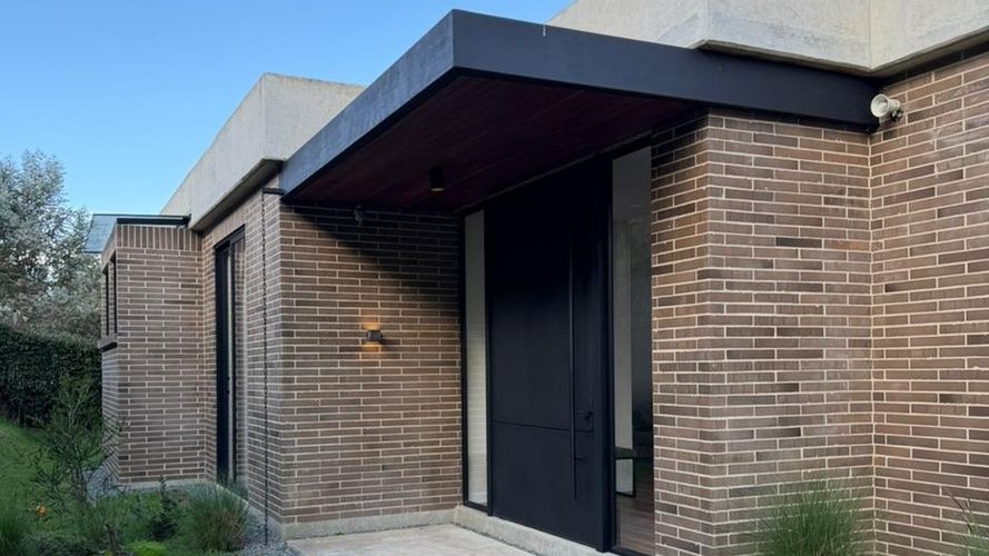 Casa de 3 alcobas en venta en Loma Del Escobero, Envigado, 1100 m² · foto 2 de 6