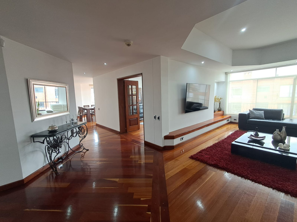 Apartamento en venta en San Patricio, Bogotá · foto 2 de 24