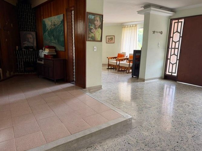 Casa de 5 alcobas en venta en El Danubio, Medellín, 265 m² · foto 2 de 24