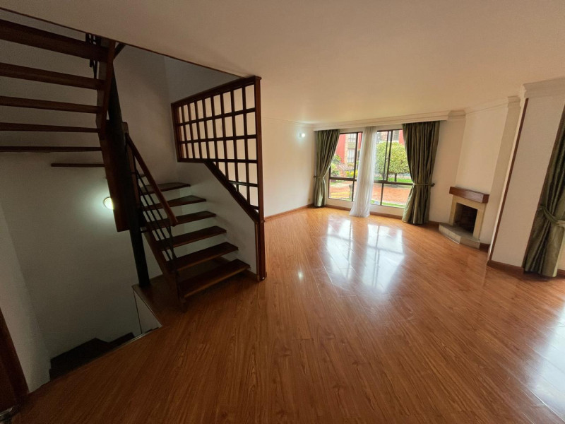 Casa en venta en Gratamira, Bogotá · foto 3 de 20