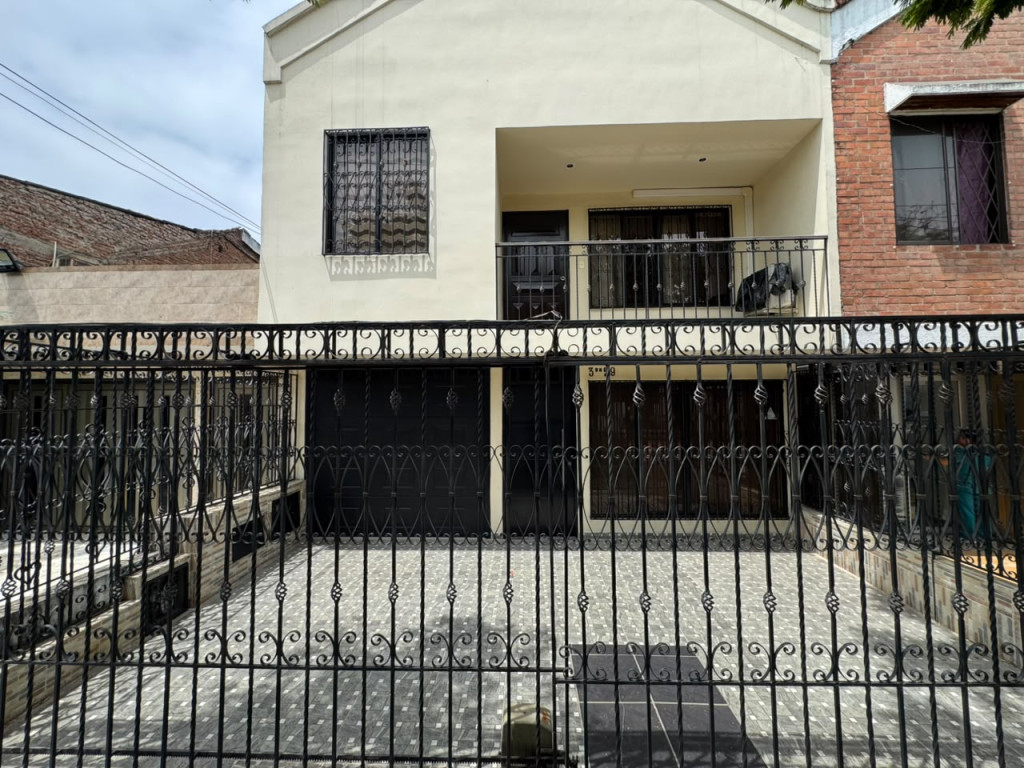 Casa en Venta en Urbanizacion la flora, Cali