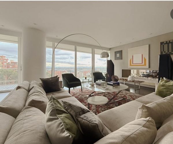 Apartamento de 4 alcobas en venta en Los Rosales, Bogotá, 393 m² · foto 2 de 18