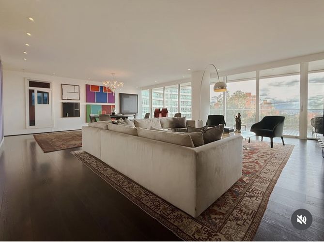 Apartamento de 4 alcobas en venta en Los Rosales, Bogotá, 393 m² · foto 3 de 18