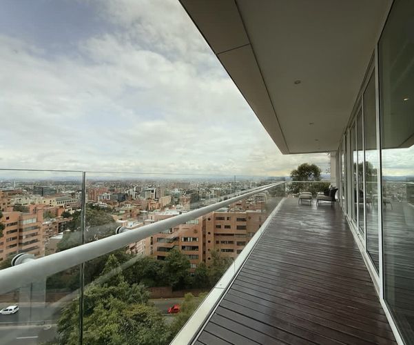 Apartamento de 4 alcobas en venta en Los Rosales, Bogotá, 393 m² · foto 5 de 18