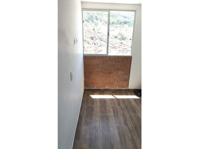 Apartamento de 3 alcobas en venta en San Gabriel, Bello, 57 m² · foto 4 de 9