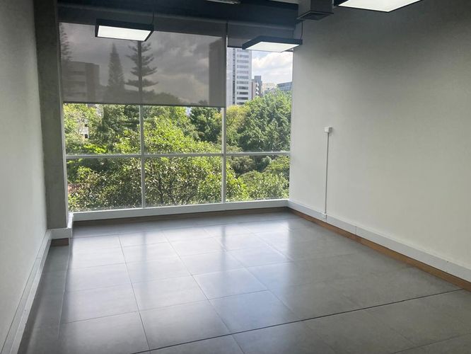 Oficina en arriendo en El Poblado, Medellín, 33 m² · foto 3 de 10