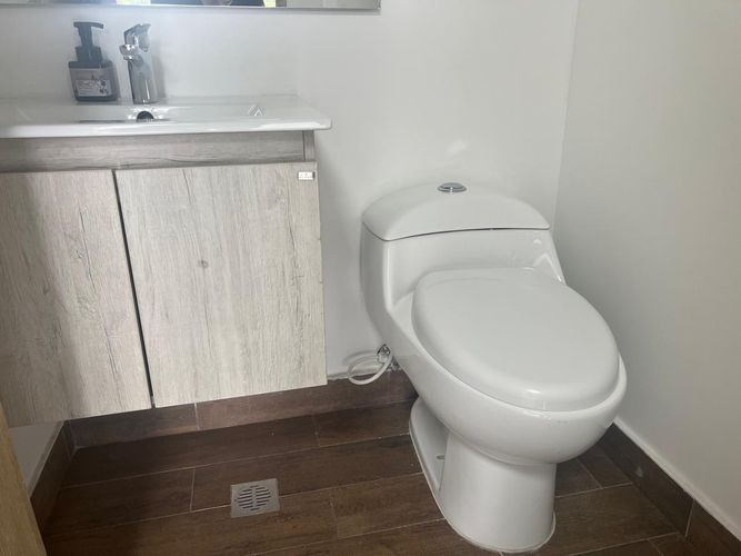 Oficina en arriendo en El Poblado, Medellín, 33 m² · foto 10 de 10