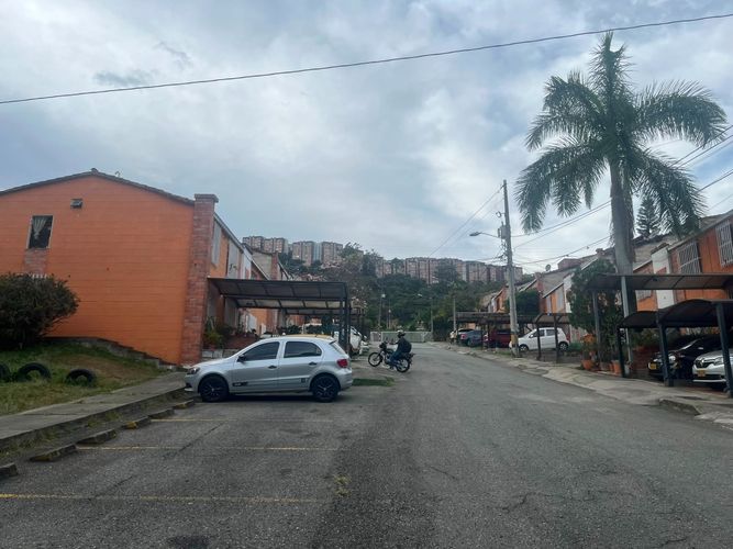 Casa de 3 alcobas en venta en Palenque, Medellín, 75 m² · foto 20 de 22
