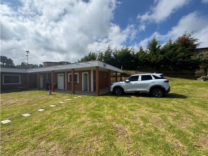 Finca en venta en El Yolombo, Medellín, 240 m² · foto 5 de 5