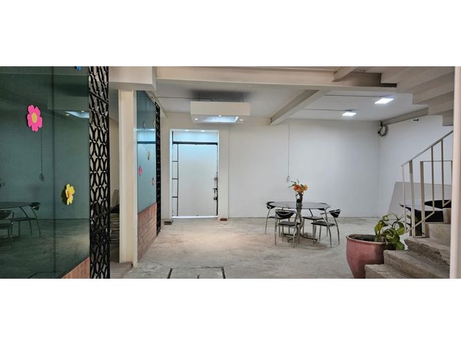 Casa de 5 alcobas en venta en El Limonar, Cali, 440 m² · foto 3 de 14