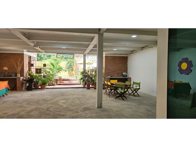 Casa de 5 alcobas en venta en El Limonar, Cali, 440 m² · foto 13 de 14