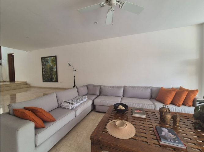Casa de 10 alcobas en venta en Ciudad Jardin, Cali, 950 m² · foto 8 de 24
