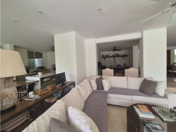 Casa de 10 alcobas en venta en Ciudad Jardin, Cali, 950 m² · foto 10 de 24