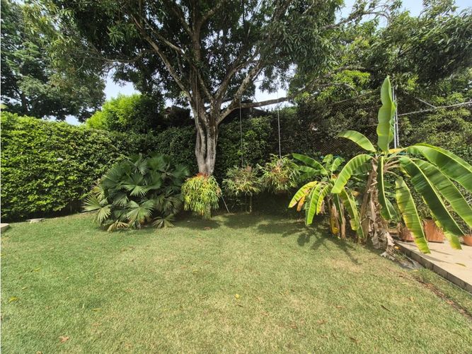 Casa de 10 alcobas en venta en Ciudad Jardin, Cali, 950 m² · foto 22 de 24