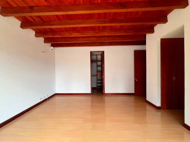 Casa de 4 alcobas en venta en El Poblado, Medellín, 230 m² · foto 10 de 19