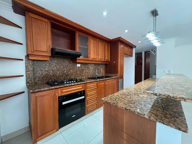 Casa de 4 alcobas en venta en El Poblado, Medellín, 230 m² · foto 3 de 19