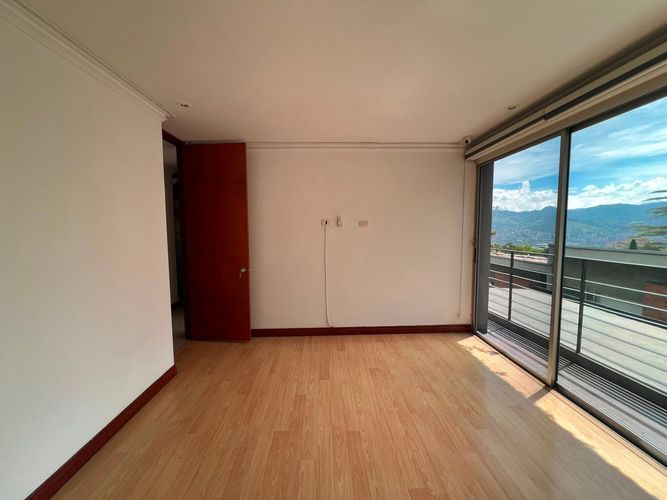 Casa de 4 alcobas en venta en El Poblado, Medellín, 230 m² · foto 15 de 19