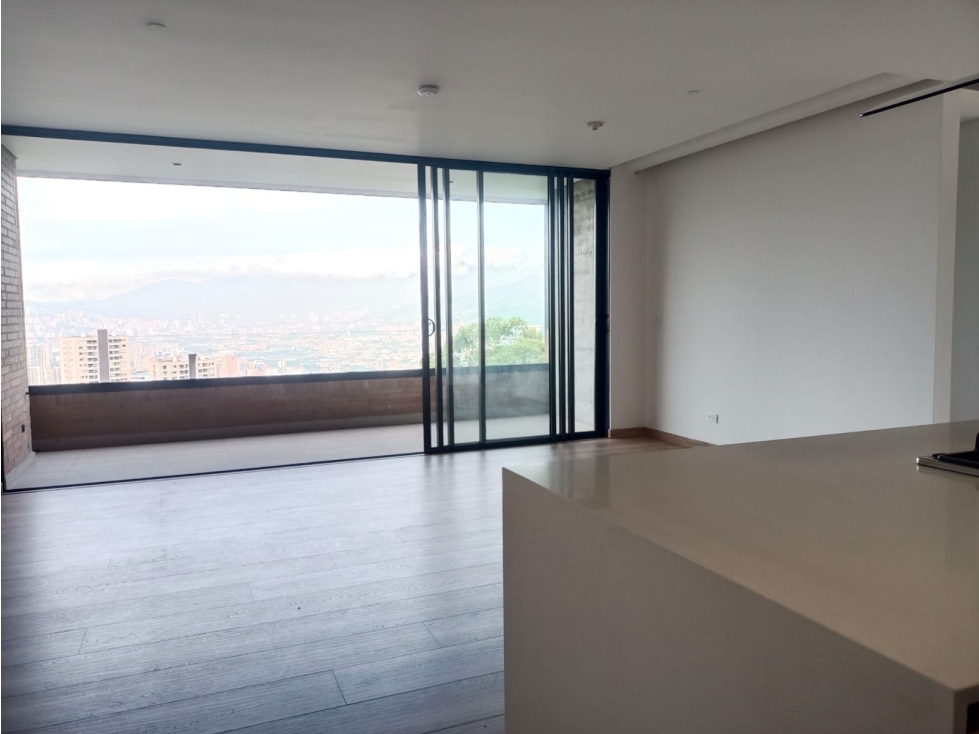 Apartamento en arriendo en Altos Del Poblado, Medellín · foto 2 de 16