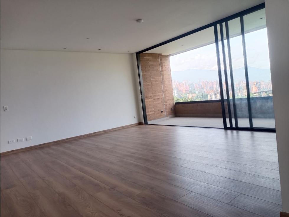 Apartamento en arriendo en Altos Del Poblado, Medellín · foto 12 de 16