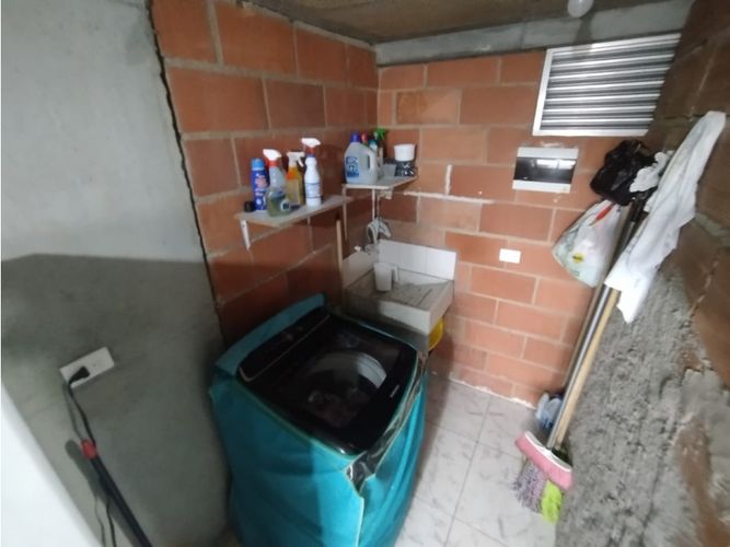 Apartamento de 3 alcobas en venta en Quitasol, Bello, 54 m² · foto 7 de 24