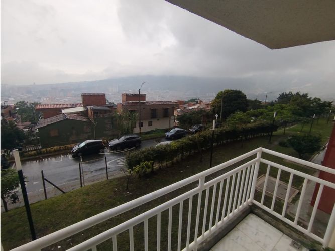 Apartamento de 3 alcobas en venta en Quitasol, Bello, 54 m² · foto 12 de 24