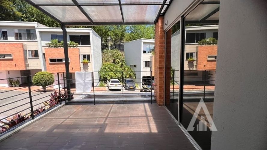 Apartamento de 4 alcobas en arriendo en El Poblado, Medellín, 240 m² · foto 6 de 24