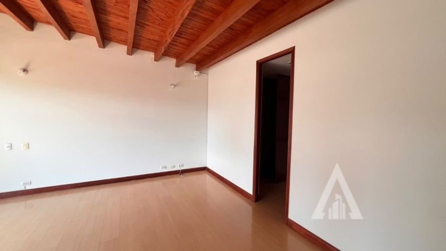 Apartamento de 4 alcobas en arriendo en El Poblado, Medellín, 240 m² · foto 7 de 24