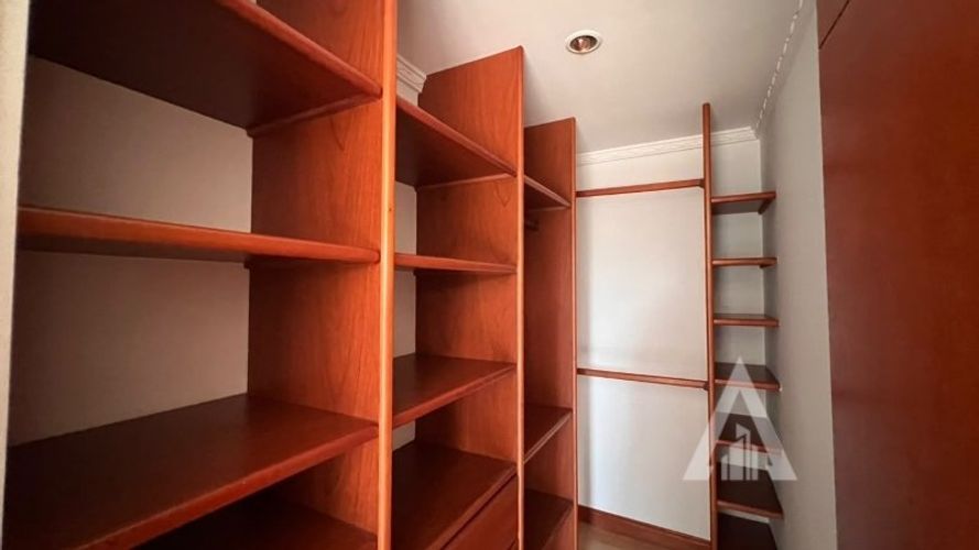 Apartamento de 4 alcobas en arriendo en El Poblado, Medellín, 240 m² · foto 22 de 24