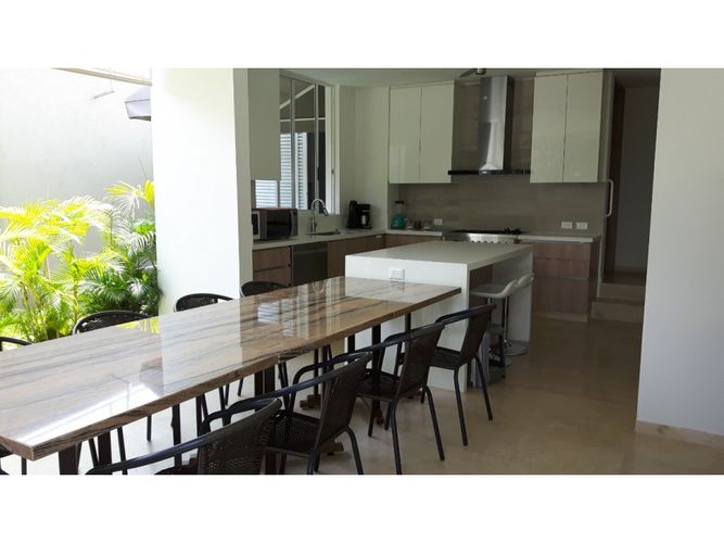 Casa de 5 alcobas en venta en Ciudad Jardin, Cali, 600 m² · foto 2 de 22