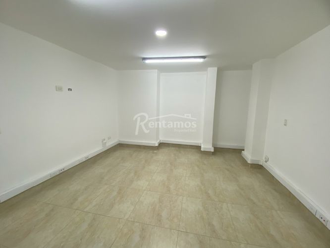 Oficina en arriendo en El Poblado, Medellín, 200 m² · foto 2 de 24