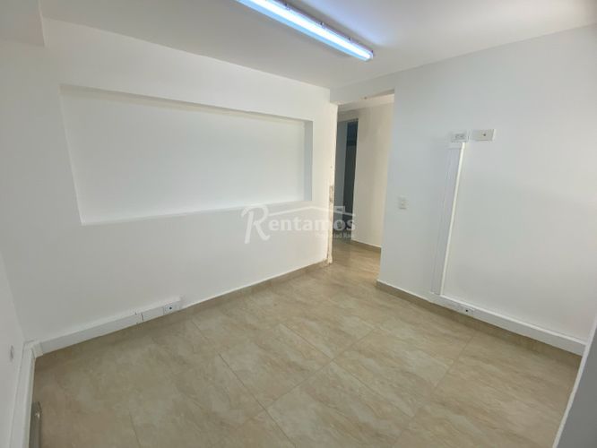 Oficina en arriendo en El Poblado, Medellín, 200 m² · foto 6 de 24