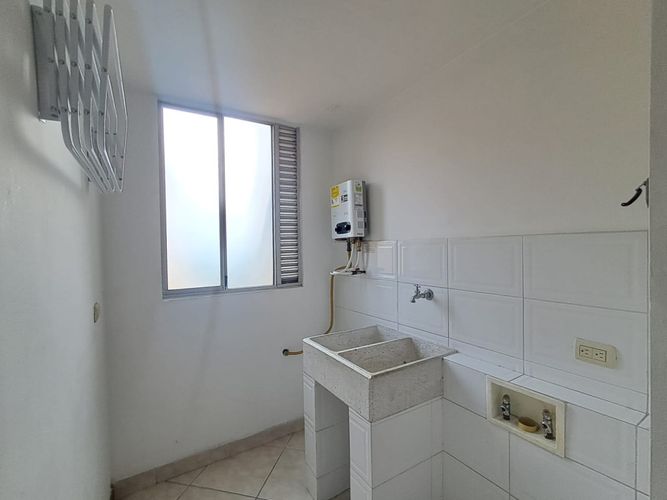 Apartamento de 1 alcoba en venta en La Aguacatala, Medellín, 44 m² · foto 5 de 21