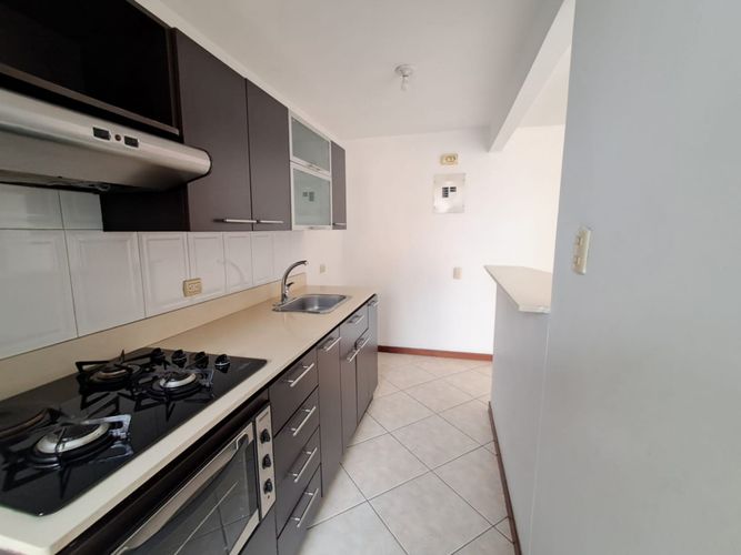 Apartamento de 1 alcoba en venta en La Aguacatala, Medellín, 44 m² · foto 6 de 21