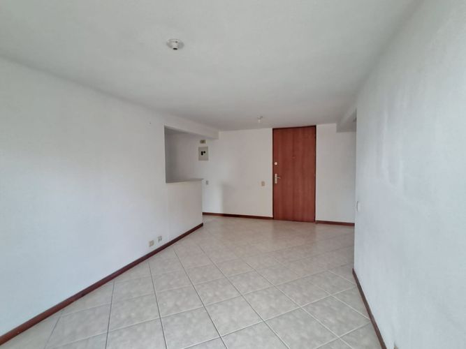 Apartamento de 1 alcoba en venta en La Aguacatala, Medellín, 44 m² · foto 8 de 21